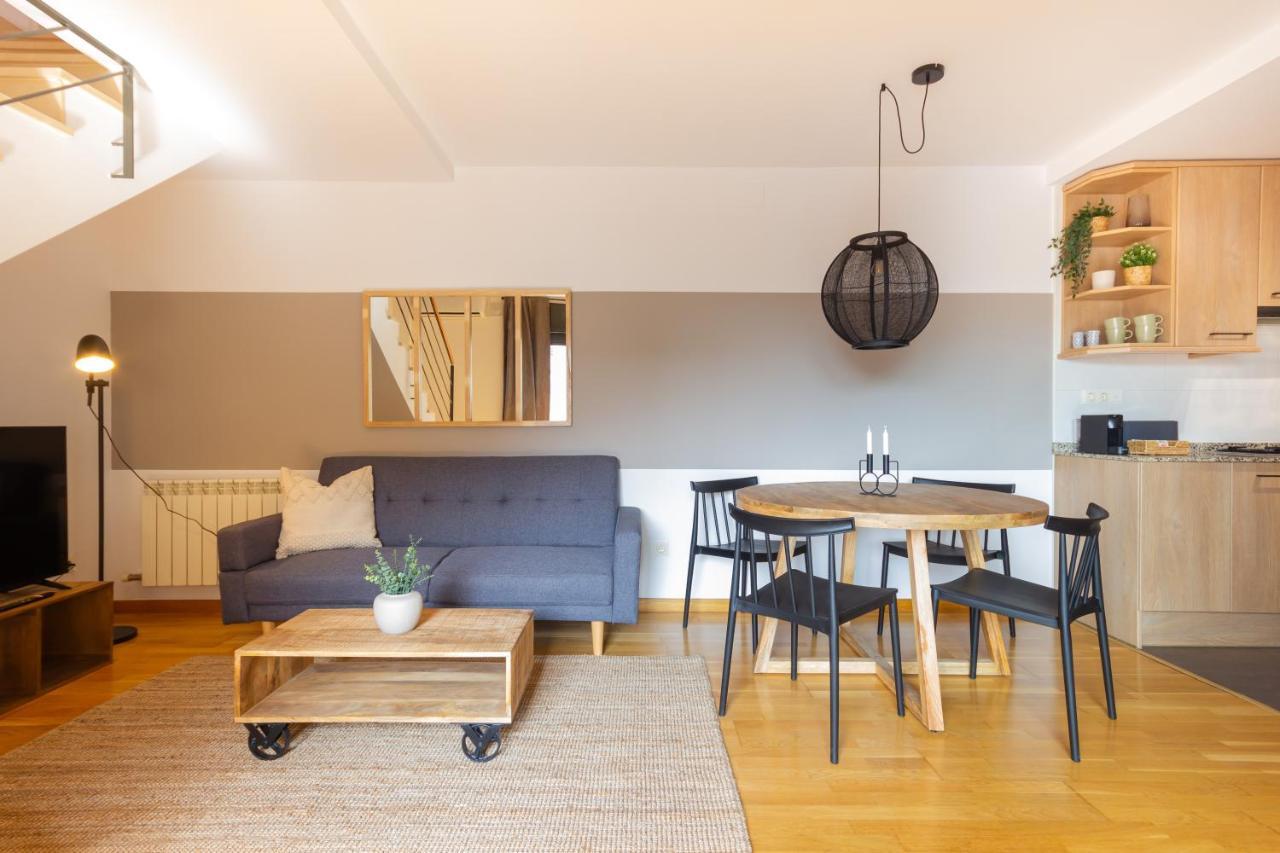Apartamento Elegante Duplex En Terrassa, Barcelona Exterior foto