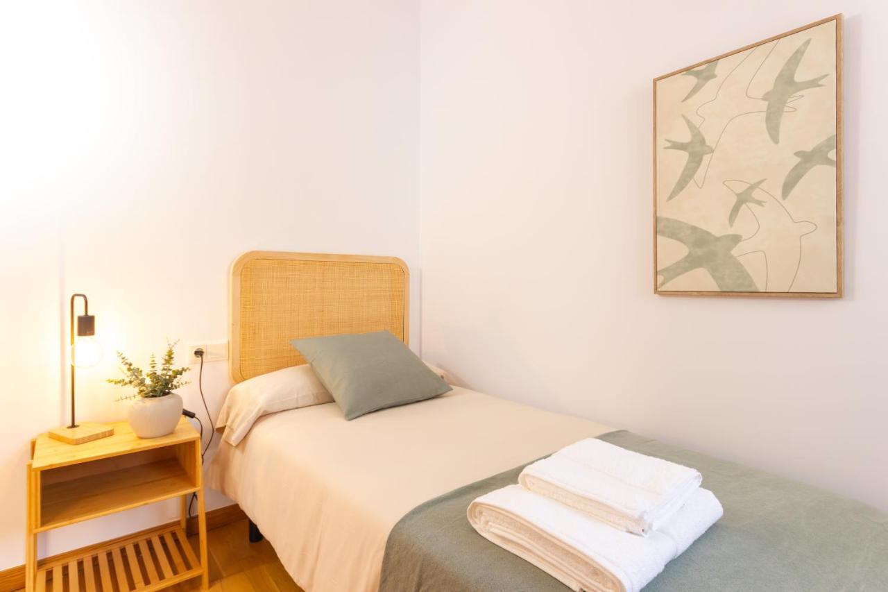 Apartamento Elegante Duplex En Terrassa, Barcelona Exterior foto
